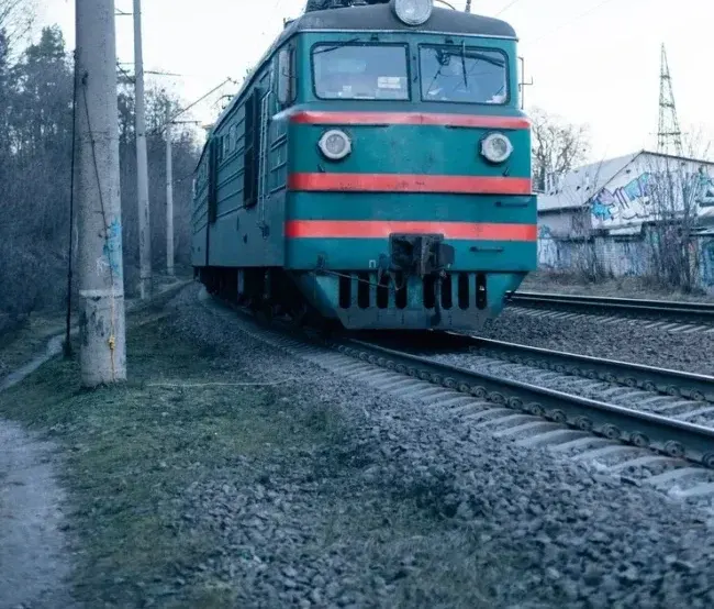 Потяг збив людину