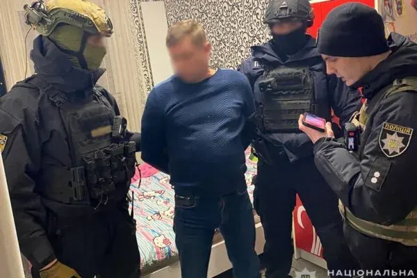 Затримання нападника