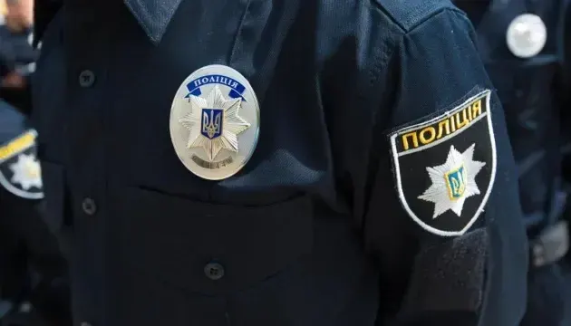 На Франківщині жінка побила поліцейського