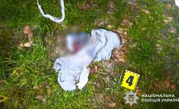 В Івано-Франківську нетверезий чоловік порізав співчарників