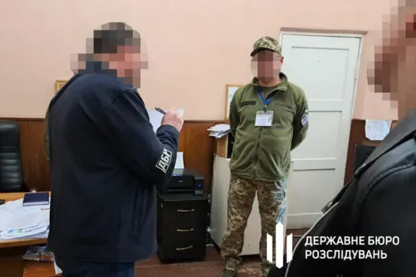 Затримали військовослужбовця