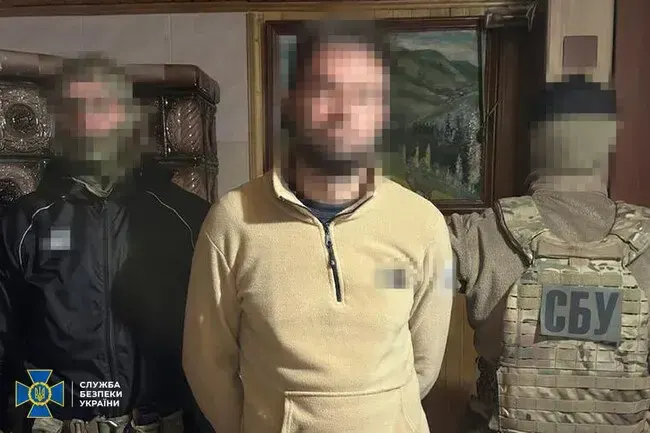 Розповсюджував проросійську пропаганду