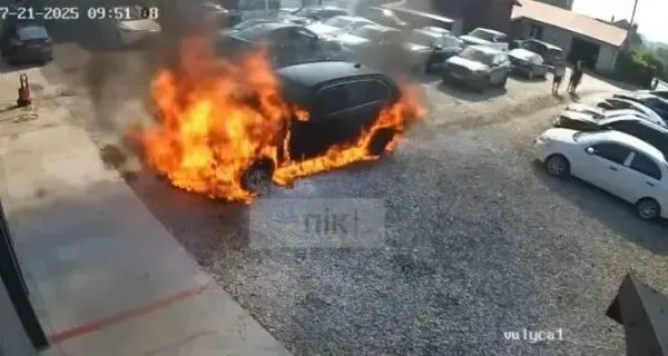 Палаюче авто