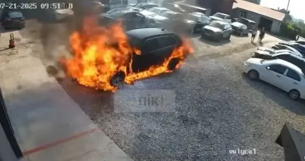 Палаюче авто