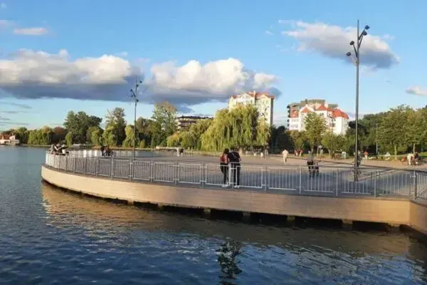 Міське озеро