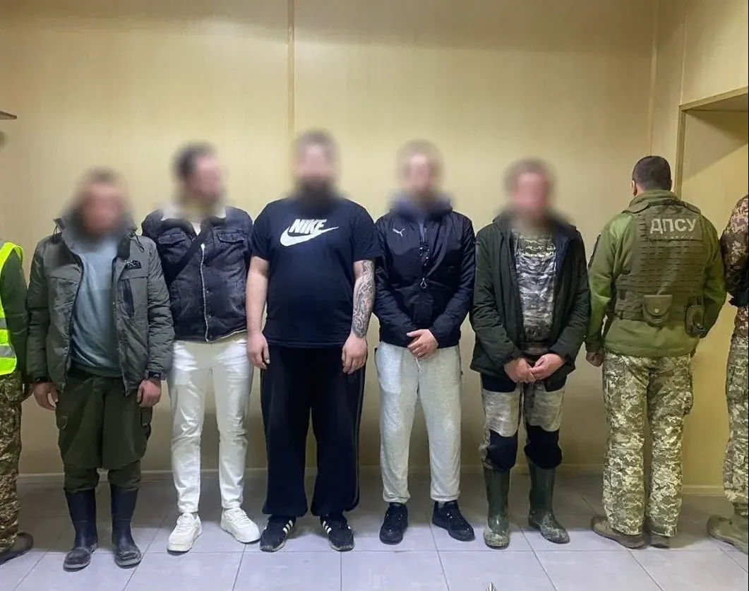 Допомагали ухилянтам