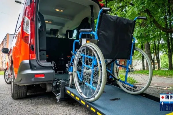 Таксі для інвалідів у Києві з підйомником: можливості сучасного спецтранспорту