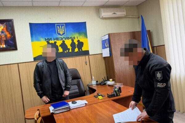 "Вломились у домівку, представились як СБУ": ДБР оголосило підозру в катуванні працівникам ТЦК
