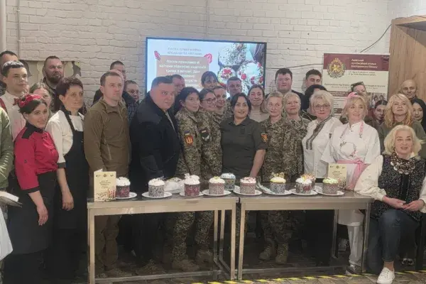 Військовослужбовці повітряного командування «Захід» долучилися до традиційного випікання «Армійської паски»