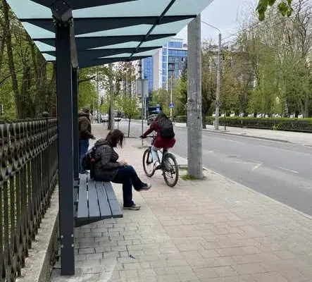 На вулиці Мазепи в Івано-Франківську встановили нову зупинку