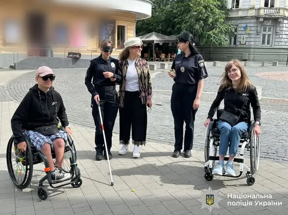Поліцейські Прикарпаття долучилися до заходів Національного тижня безбар’єрності