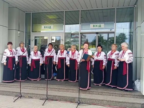 В середмісті Івано-Франківська відбулася музично-патріотична програма на підтримку ЗСУ ” З піснею до Перемогу”