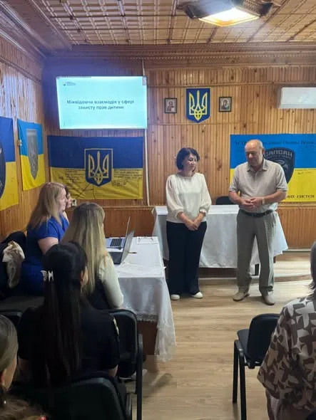 Захист прав дітей та розвиток патронату: у Верховині відбулася масштабна міжвідомча нарада