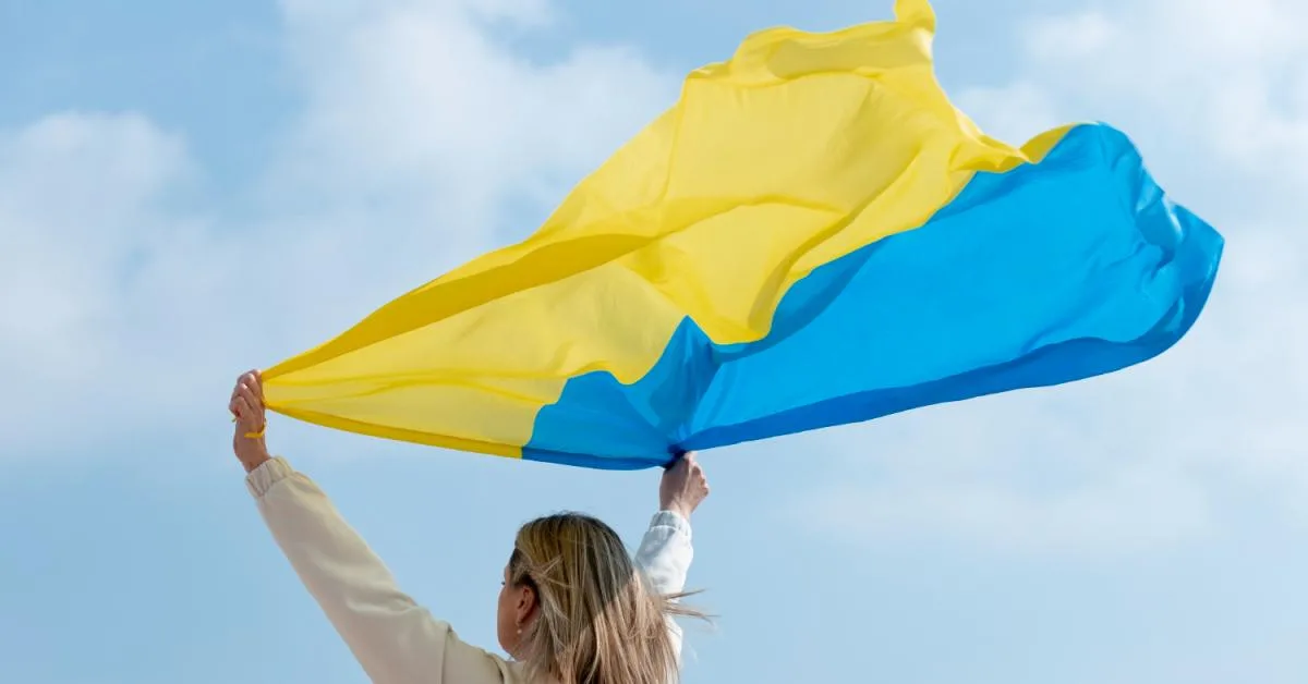 Сьогодні святкують День Української Державності 2026: привітання у смс-повідомленнях та листівках