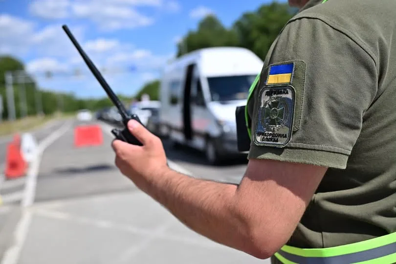 У пункті пропуску «Краківець» утворилися великі черги на вʼїзд в Україну
