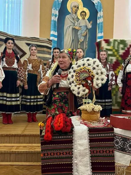 Спадщина ЮНЕСКО в Україні поповнилася: весільний пір’яний вінок із Великого Ключева визнано національним надбанням