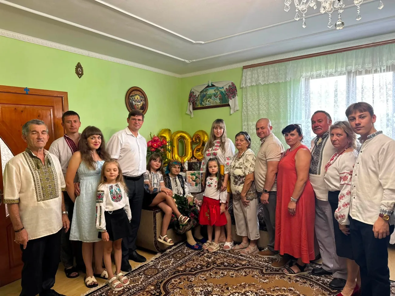102 роки мудрості та незламності: жителька села Копанки відзначила поважний ювілей