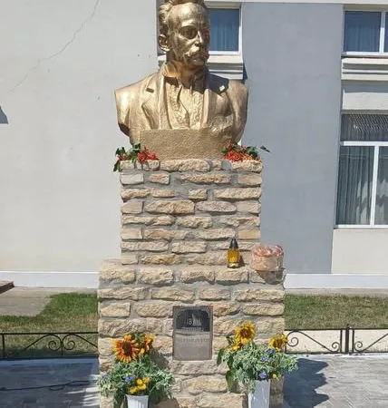 В Чернятині освятили відновлений пам’ятник Івану Франку