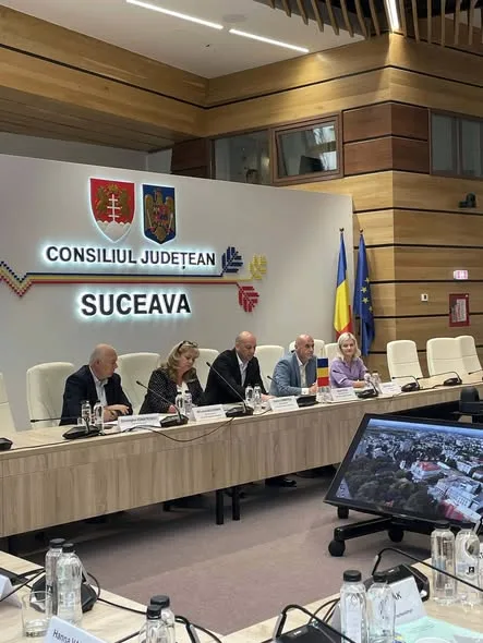 Делегація Прикарпаття на чолі з Людмилою Сірко вивчала досвід переробки сміття та збереження спадщини у Румунії