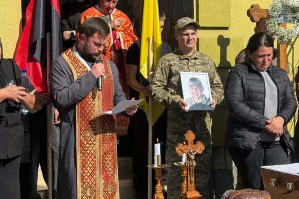 Печеніжинська громада попрощалася із полеглим Захисником Іваном Филипівим