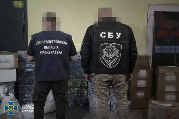 СБУ та прокуратура заблокували масштабну схему виготовлення та збуту фальсифікованих медичних препаратів, які продавали по всій Україні
