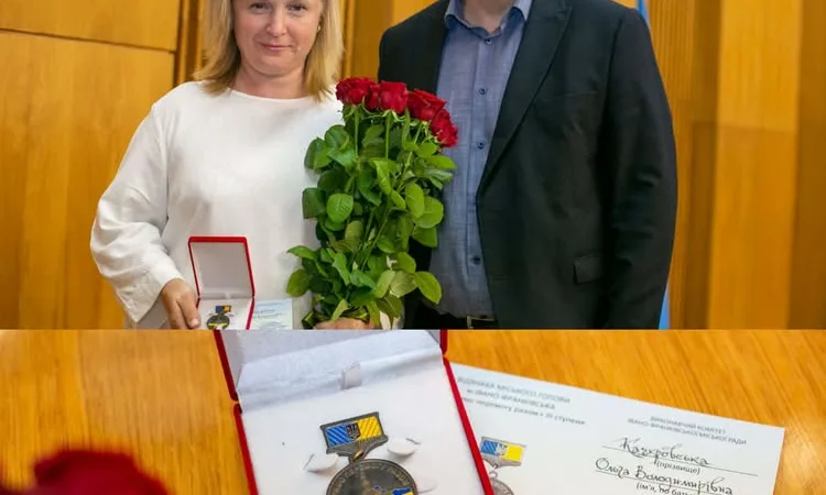 Волонтерка Ольга Качуровська отримала відзнаку «Творимо перемогу разом» в Івано-Франківську