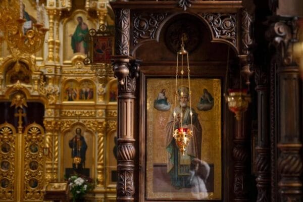 Церковне свято 18 вересня: чому цього дня не радять стригтися, кого привітати та які є прикмети