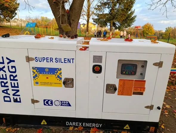 Гвіздецький ліцей на Коломийщині отримав потужний генератор від міжнародних партнерів