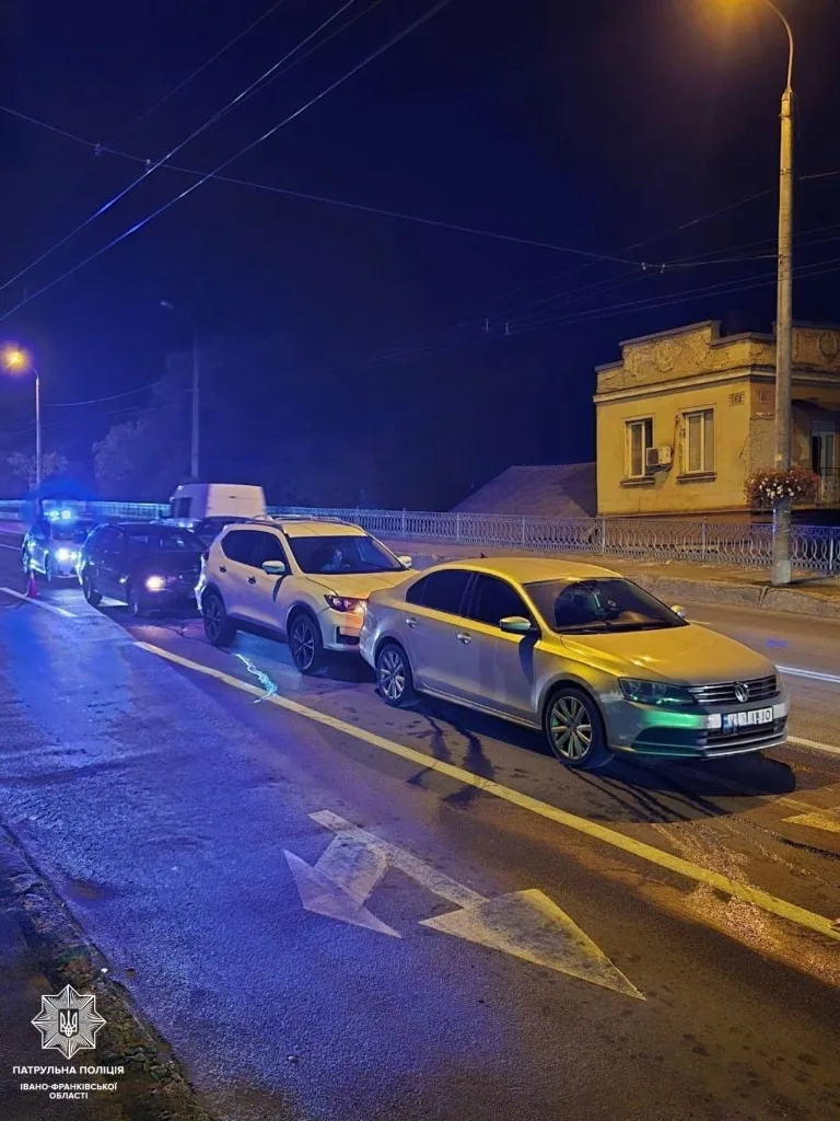 У Франківську п’яна водійка BMW спричинила ДТП за участі трьох автомобілів