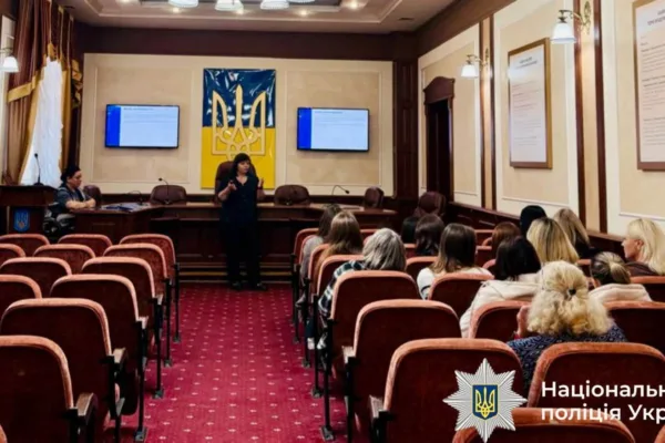 Оператори служби «102» Прикарпаття вдосконалювали навички комунікації та психологічної саморегуляції