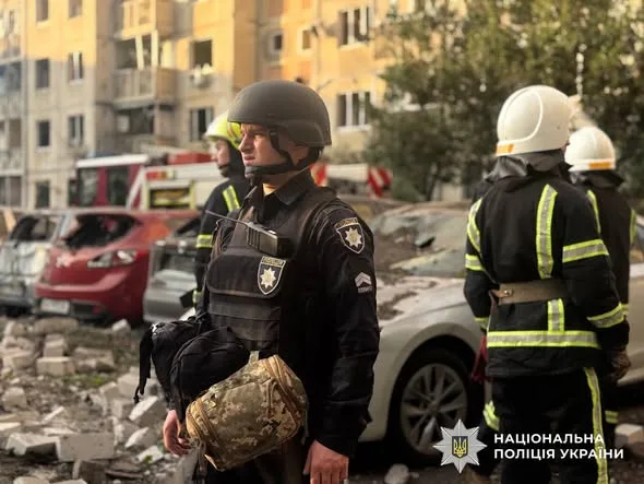 Унаслідок комбінованого ворожого удару по українських містах загинули 12 людей, понад 40 поранені