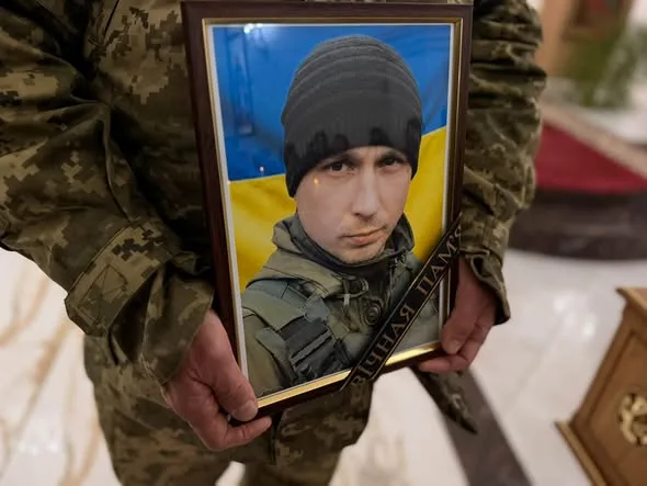 Надвірнянська громада громада провела в останню дорогу Захисника — Салахова Андрія Адільовича